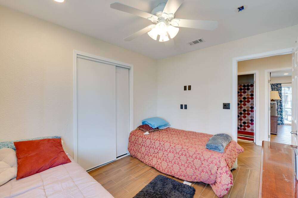 Photo of Bedroom in Florin