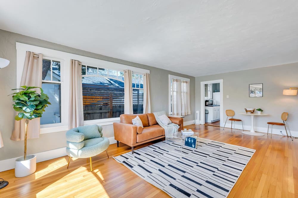 Photo of Bedroom in Midtown