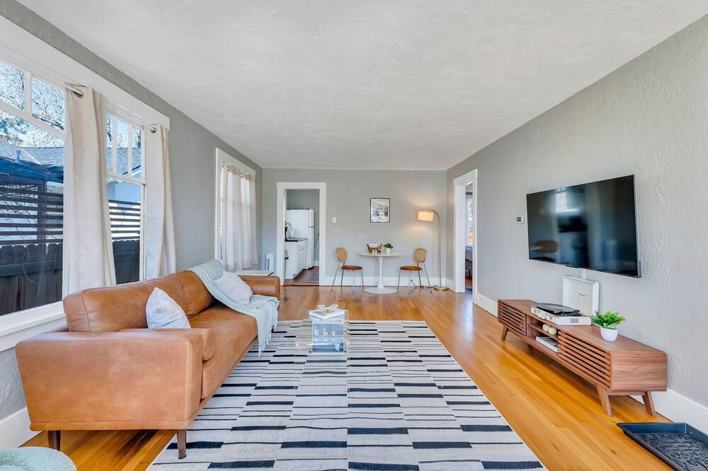 Photo of Bedroom in Midtown
