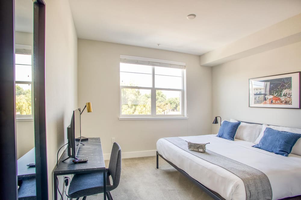 Photo of Bedroom in Centerville