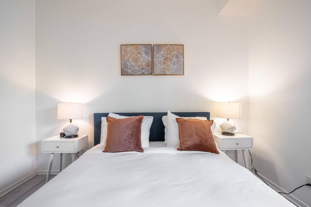 Photo of Bedroom in Centerville