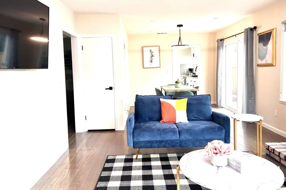 Photo of Livingroom in Ashland