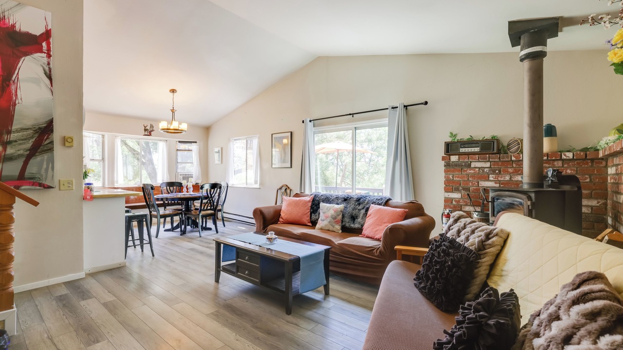 Photo of Livingroom in Tuolumne