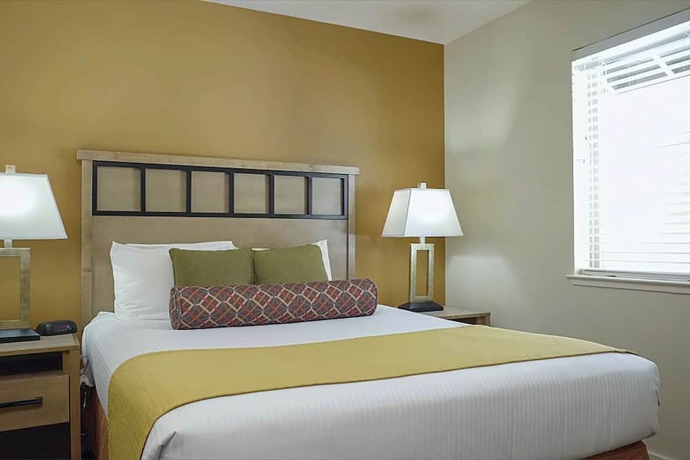 Photo of Bedroom in Round Hill Village