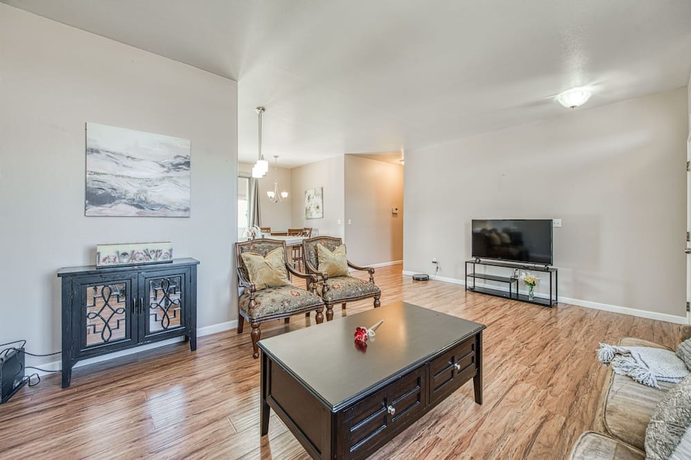 Photo of Livingroom in Roosevelt