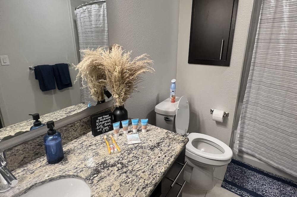 Photo of Bathroom in Warner Center