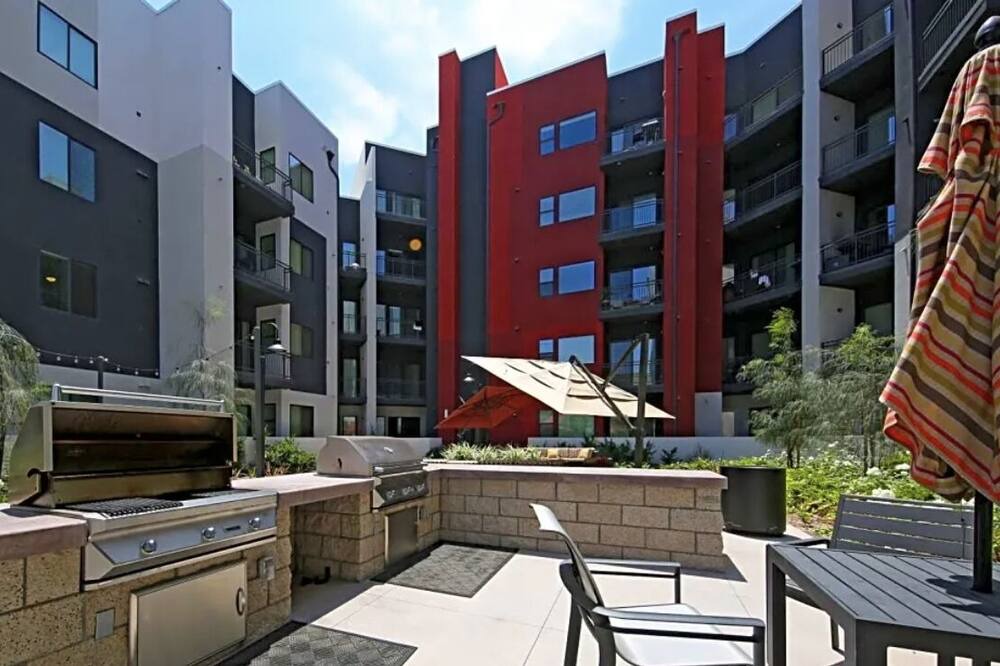 Photo of Outdoor in Warner Center