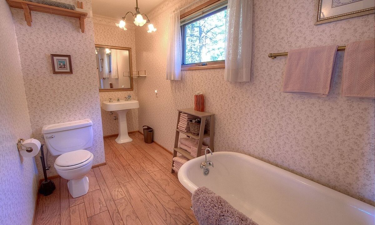 Photo of Bathroom in Glenbrook