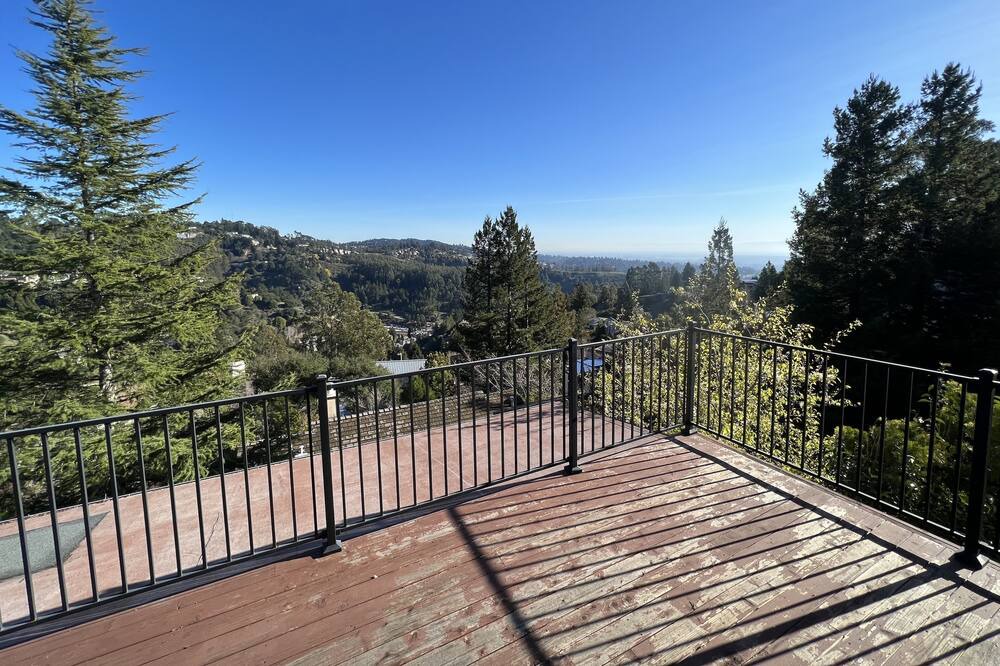 Photo of Outdoor in Claremont Hills