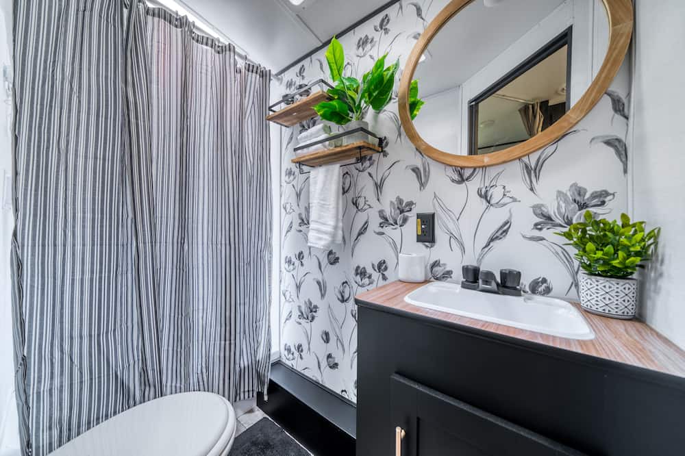 Photo of Bathroom in Cottonwood