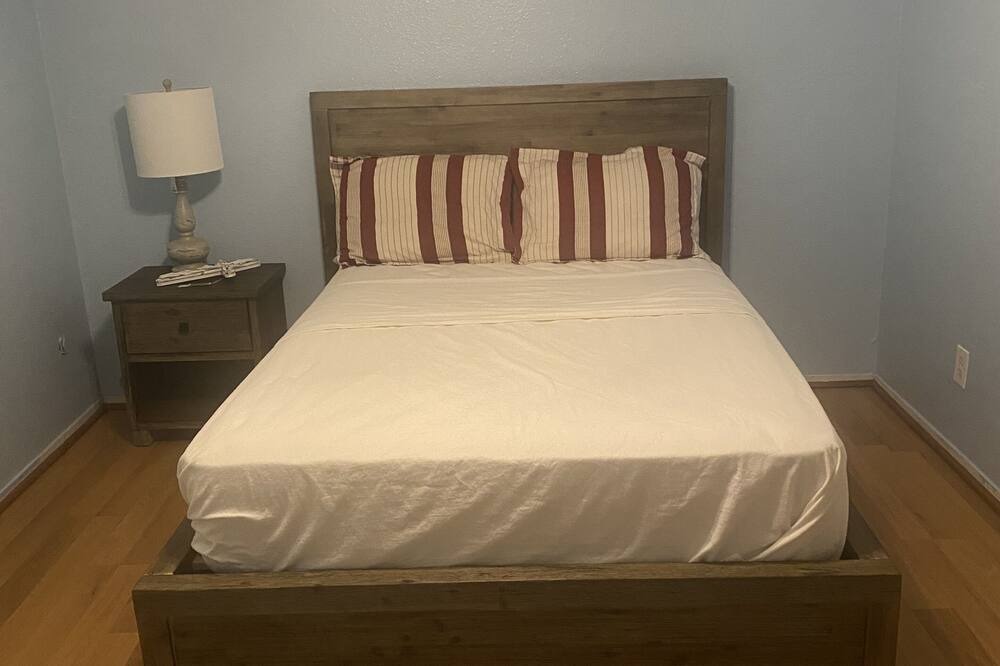 Photo of Bedroom in Coalinga