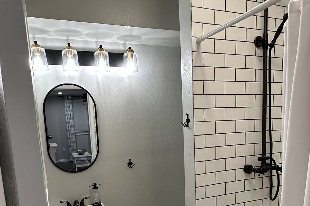Photo of Bathroom in Roosevelt