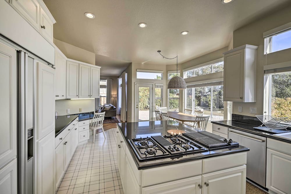 Photo of Kitchen in Sugarloaf