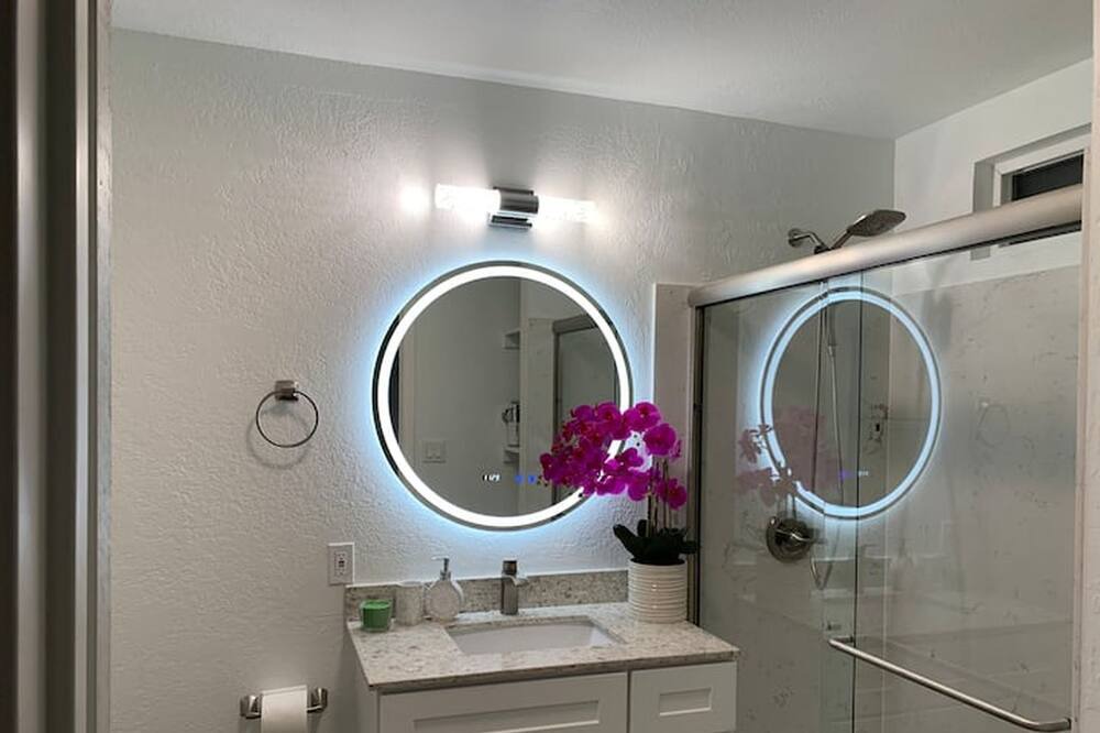Photo of Bathroom in Tracy
