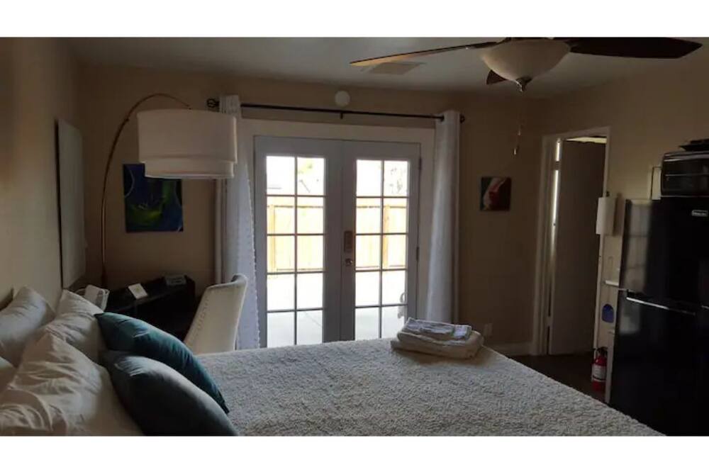 Photo of Bedroom in Ridgecrest