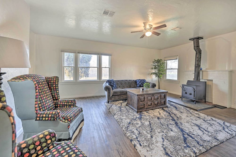 Photo of Livingroom in Kaweah
