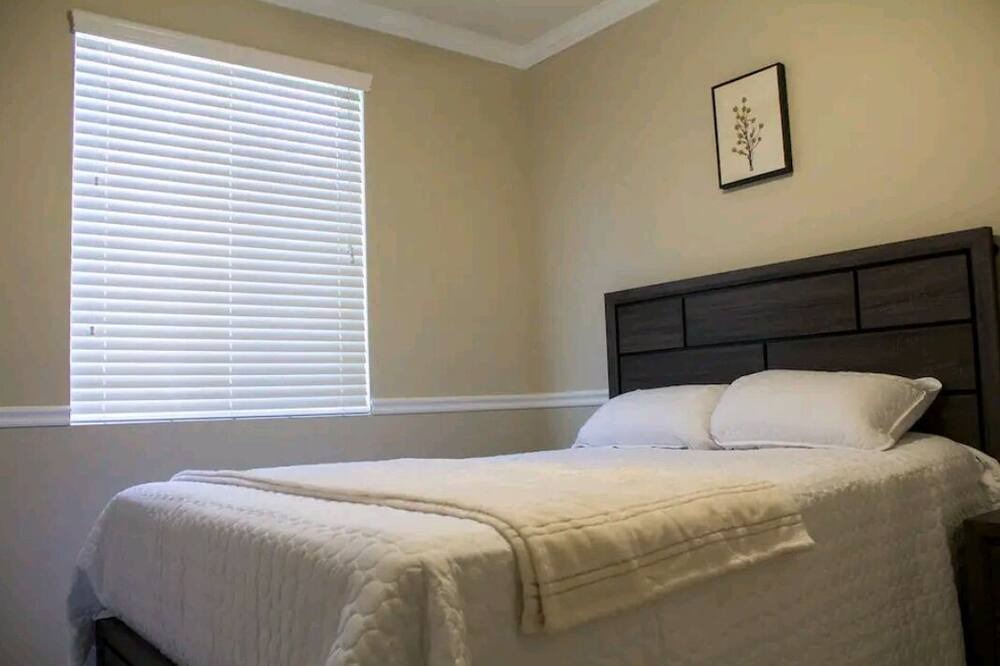 Photo of Bedroom in Bakersfield