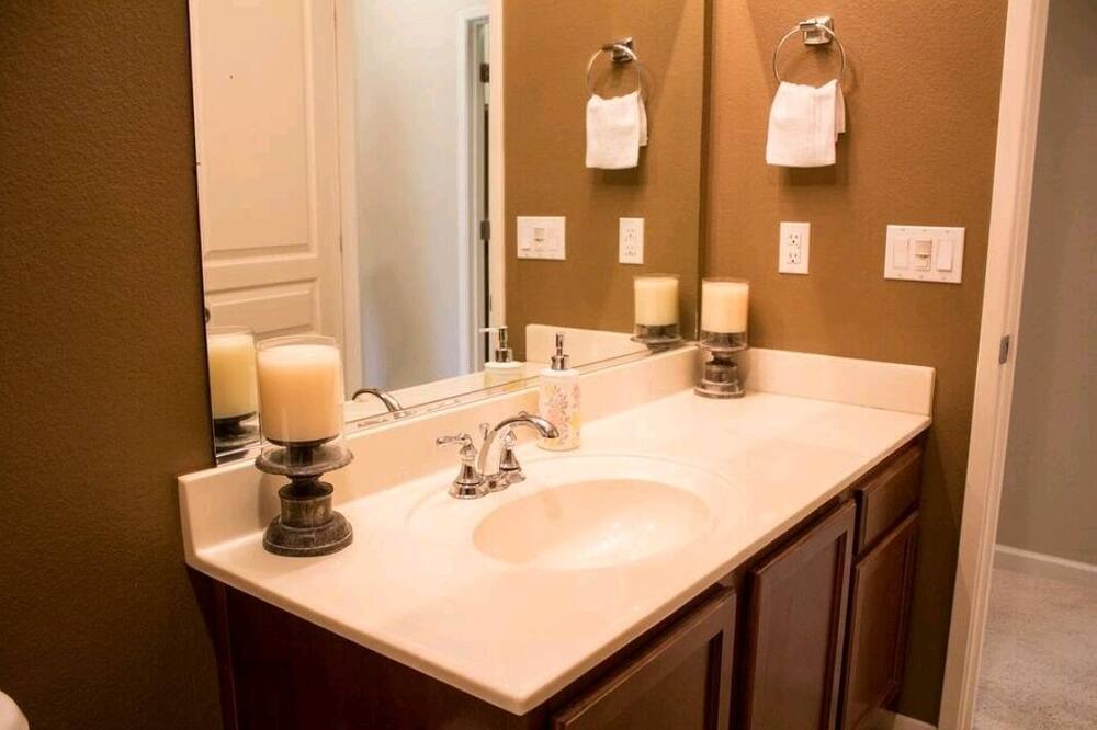 Photo of Bathroom in Bakersfield