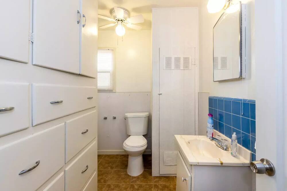 Photo of Bathroom in Roosevelt