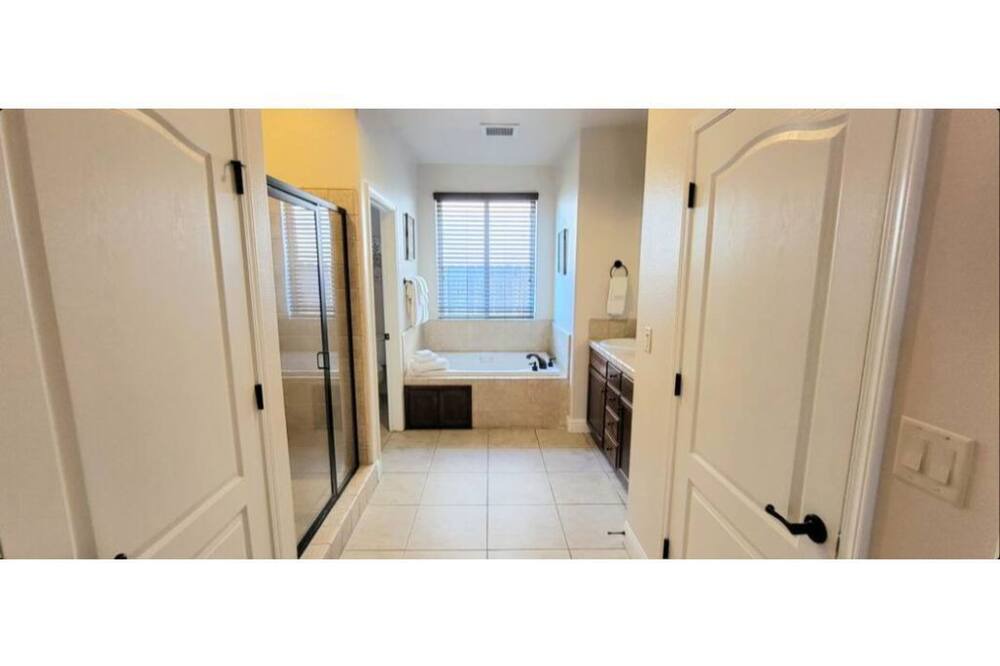 Photo of Kitchen in Roosevelt