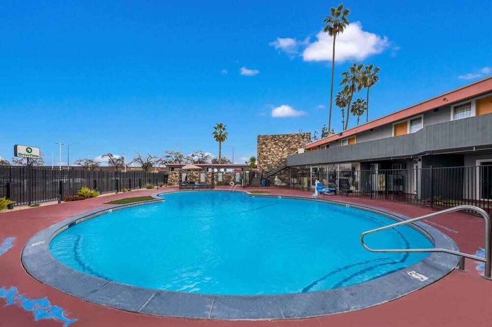 Photo of Outdoor in Raisin