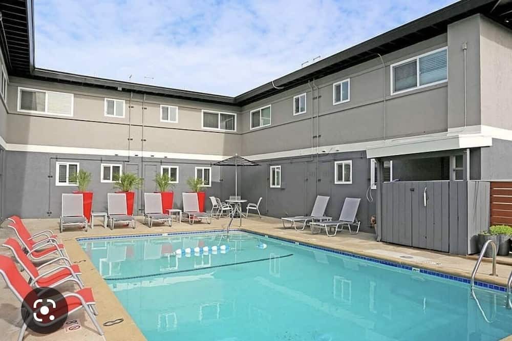Photo of Outdoor in Castro Valley