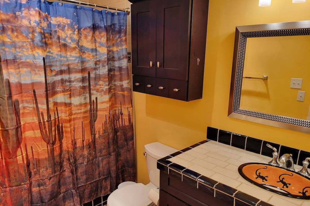 Photo of Bathroom in Woodwinds