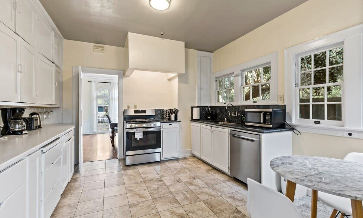 Photo of Kitchen in Crescent Park