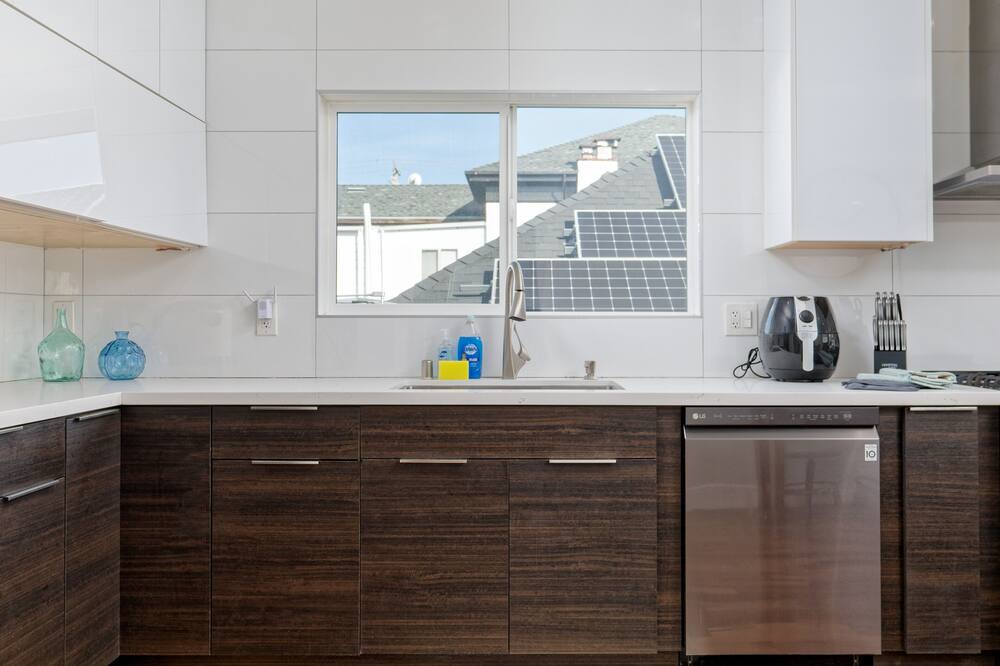 Photo of Kitchen in West Oakland
