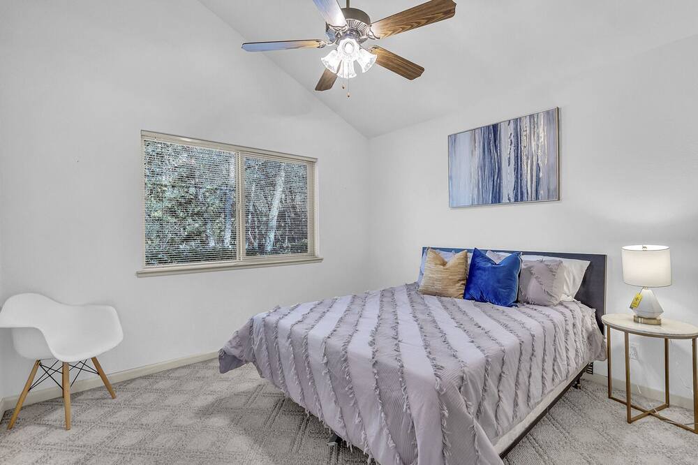 Photo of Bedroom in Grass Valley