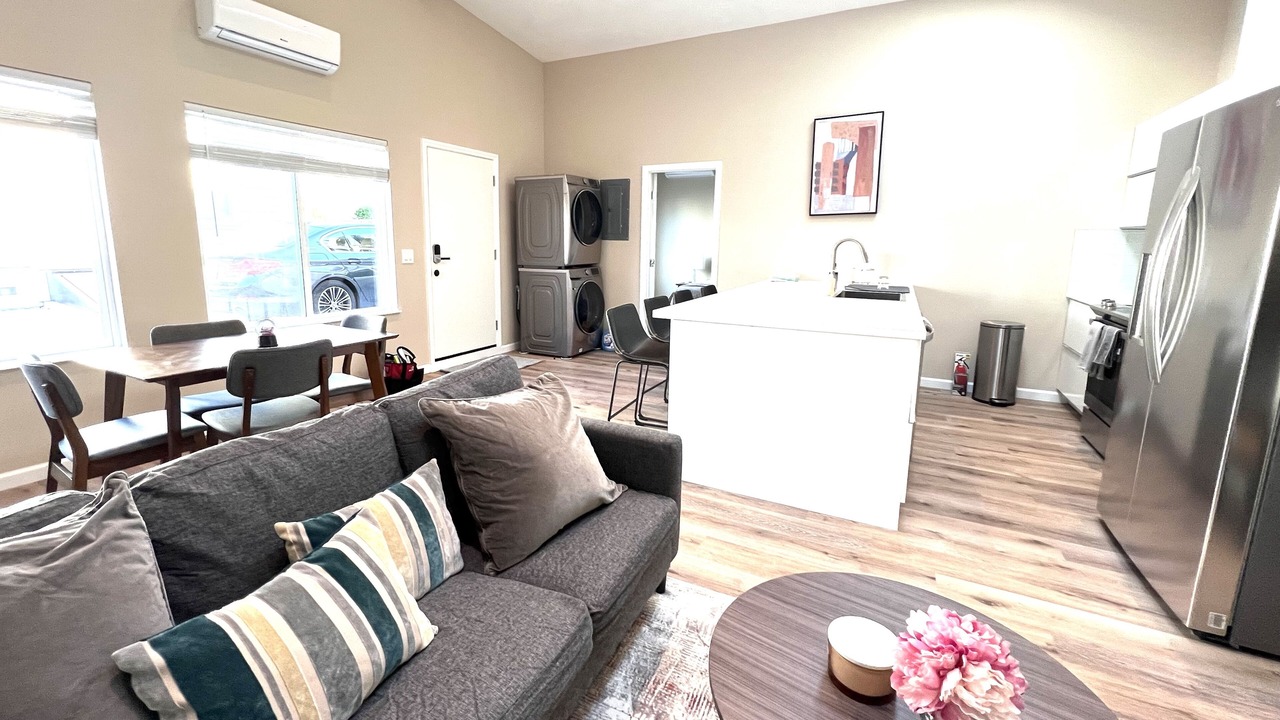 Photo of Livingroom in Northside