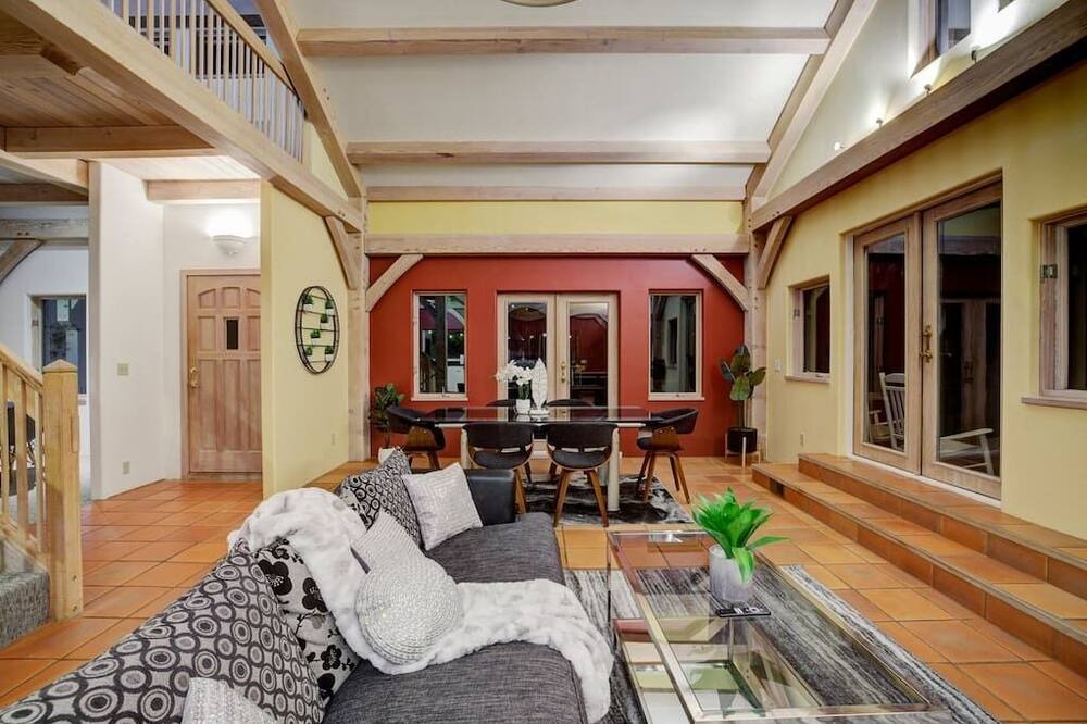Photo of Livingroom in Sleepy Hollow