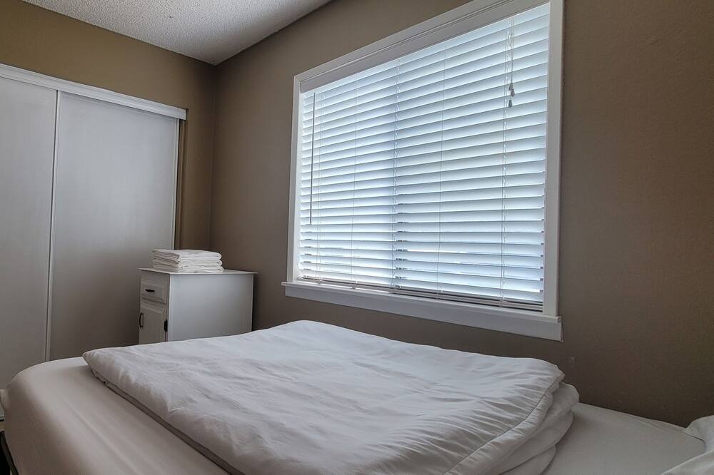 Photo of Bedroom in Ridgecrest