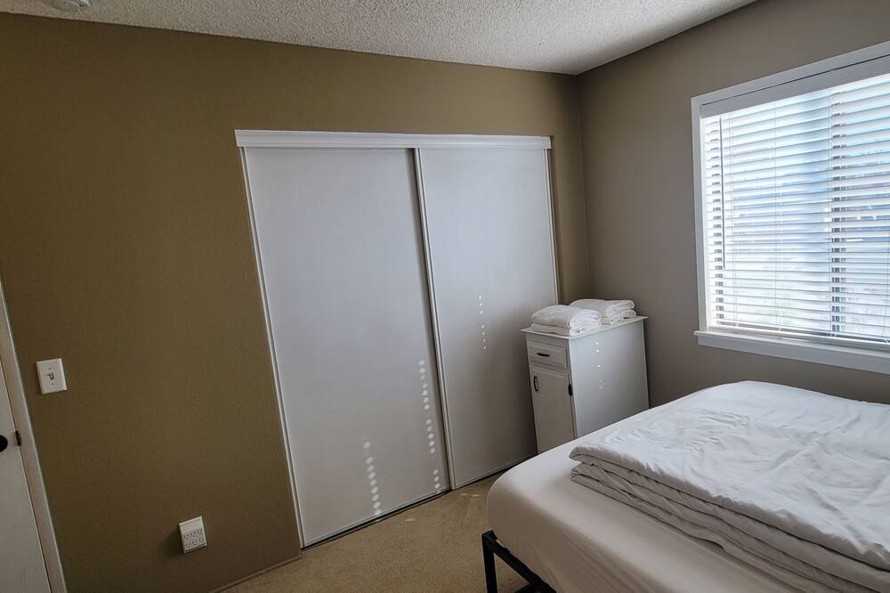 Photo of Bedroom in Ridgecrest