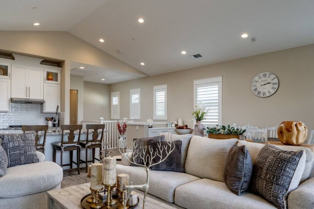 Photo of Livingroom in Sand City