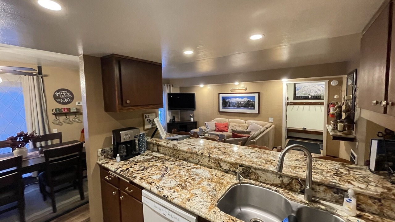 Photo of Kitchen in Mammoth Lakes