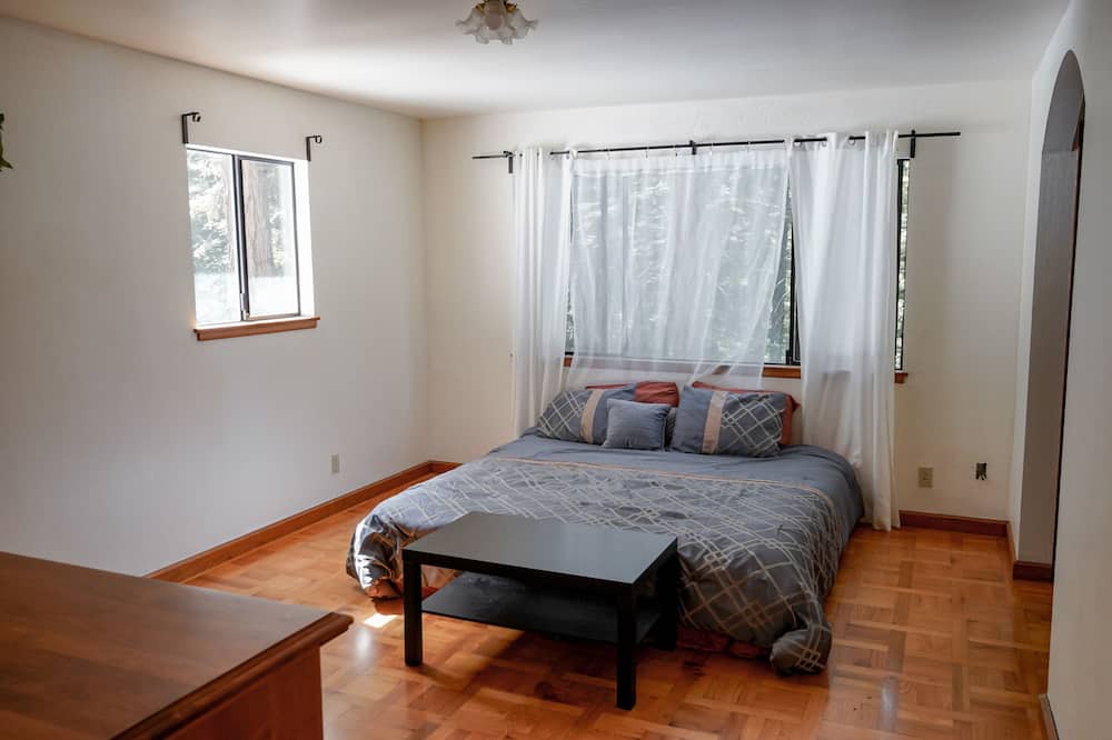 Photo of Bedroom in Los Gatos