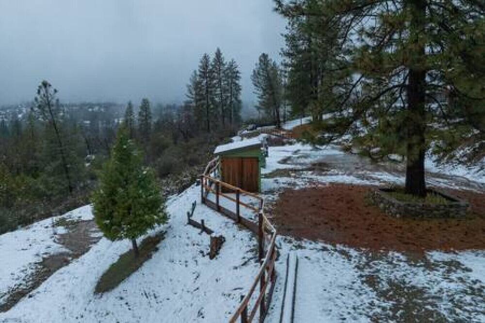 Photo of Others in Oakhurst