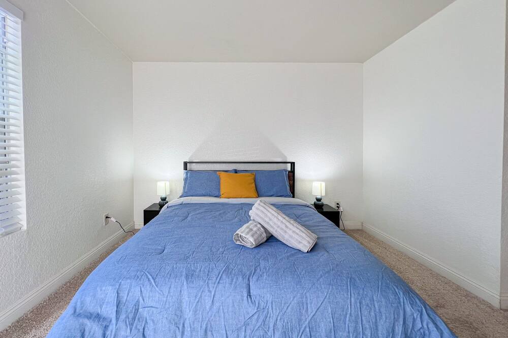 Photo of Bedroom in Canyon Gate