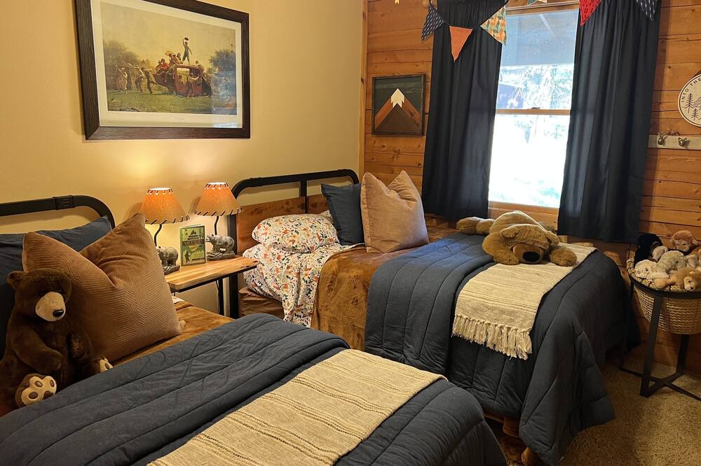 Photo of Bedroom in California Hot Springs