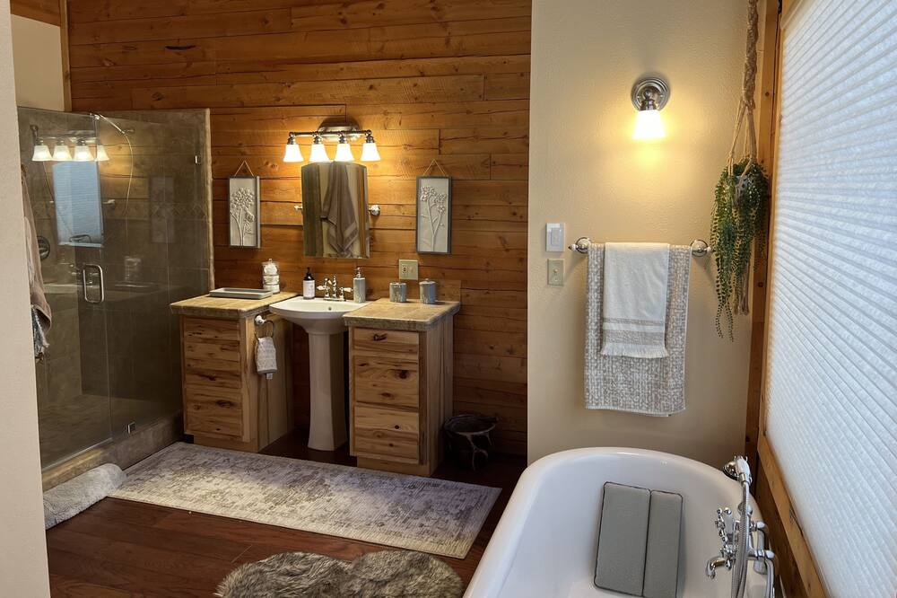 Photo of Bathroom in California Hot Springs