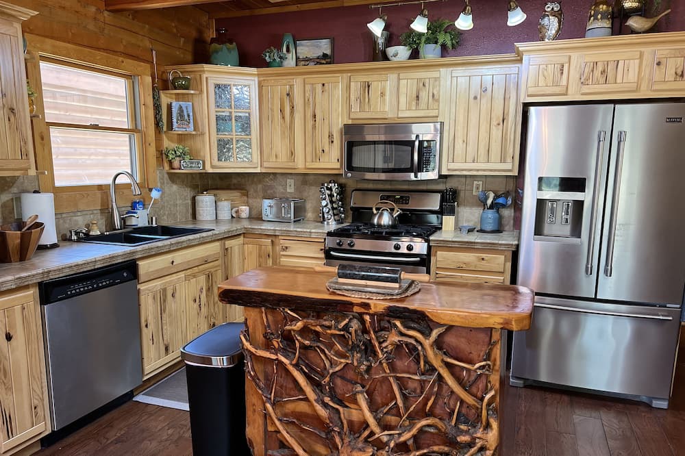 Photo of Kitchen in California Hot Springs