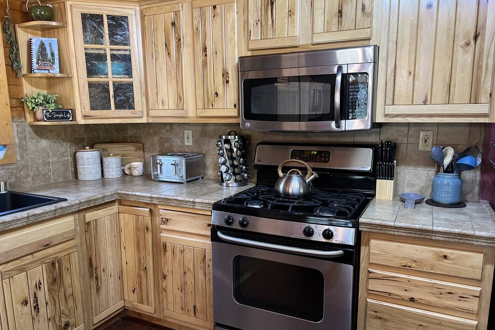 Photo of Kitchen in California Hot Springs