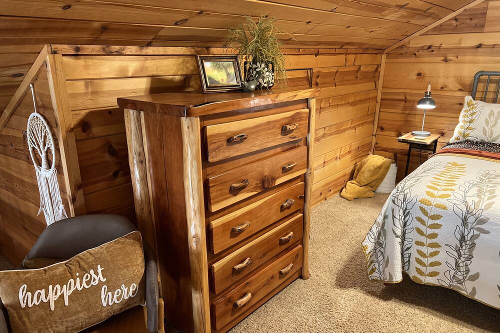 Photo of Bedroom in California Hot Springs