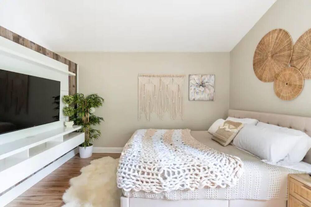 Photo of Bedroom in Raisin