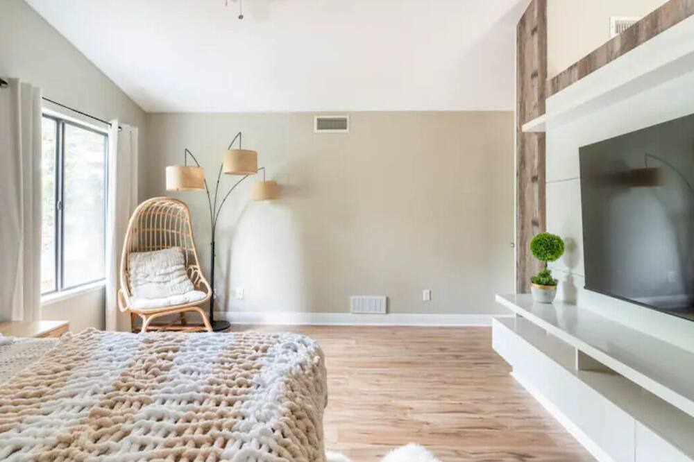 Photo of Bedroom in Raisin