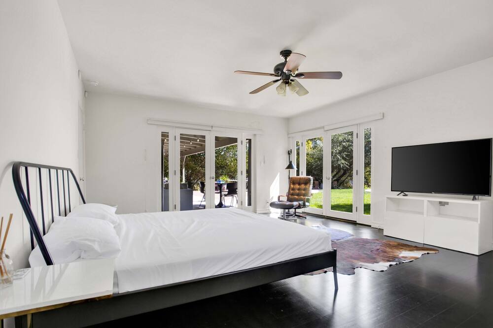 Photo of Bedroom in Granada Hills North