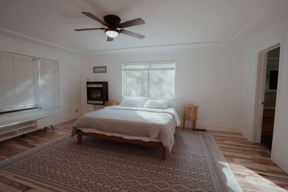Photo of Bedroom in Oakhurst