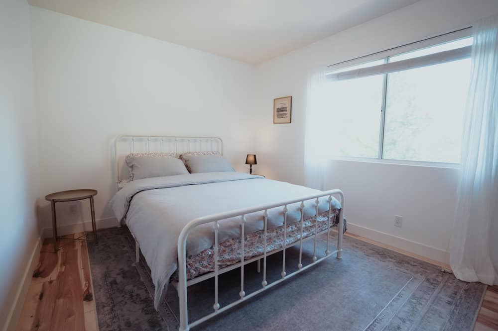 Photo of Bedroom in Oakhurst