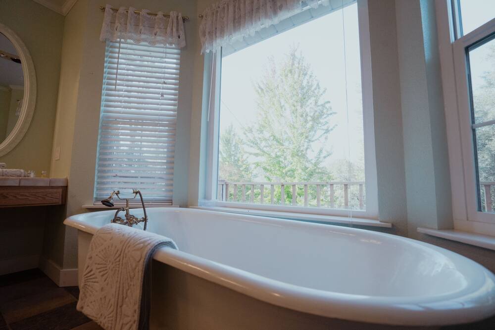 Photo of Bathroom in Oakhurst